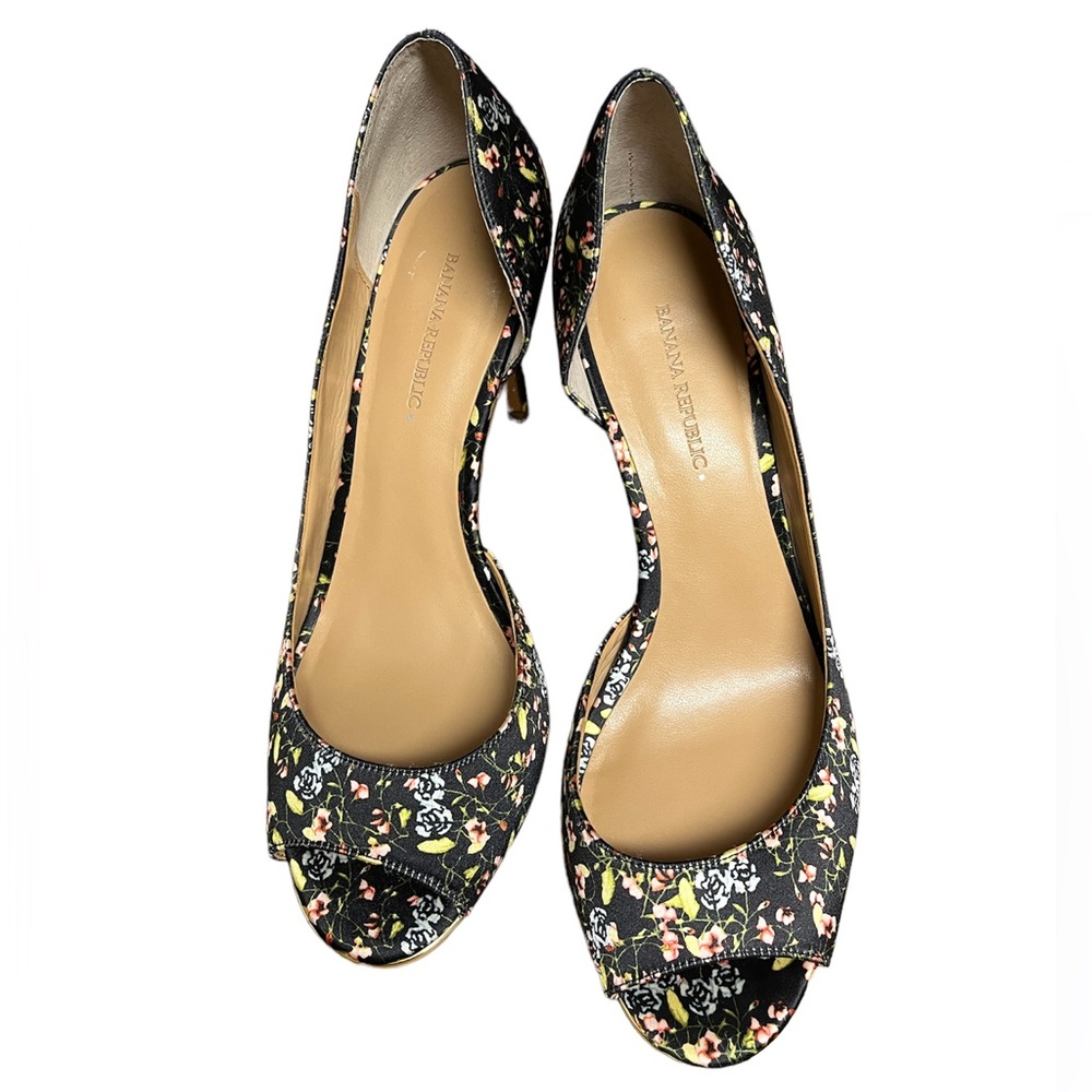 Banana Republic floral satin peep toe heels, size 8 - Picture 2 of 11